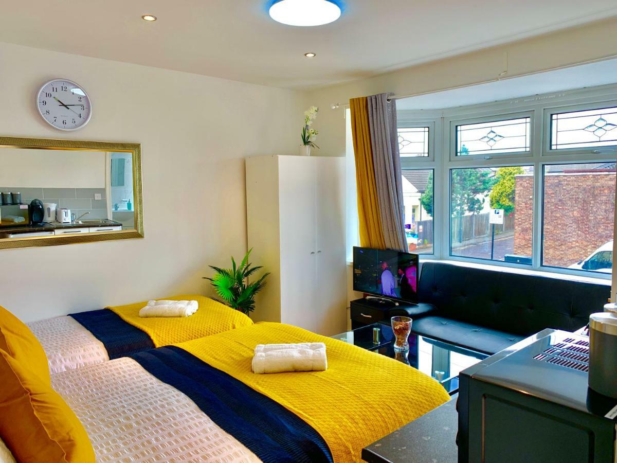 London Studio Apartments, Private Bathrooms And Parking Ilford Dış mekan fotoğraf